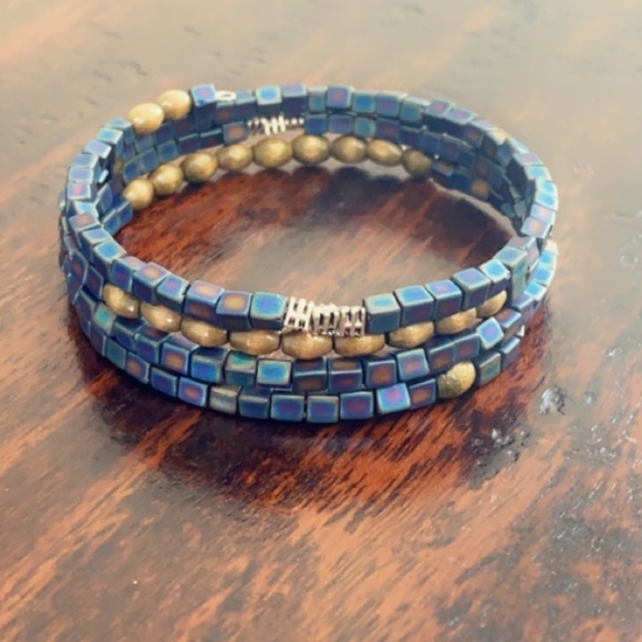 Iridescent Peacock & Wood Memory Wire Wrap Bracelet - Handmade Boho - Picture 9 of 15